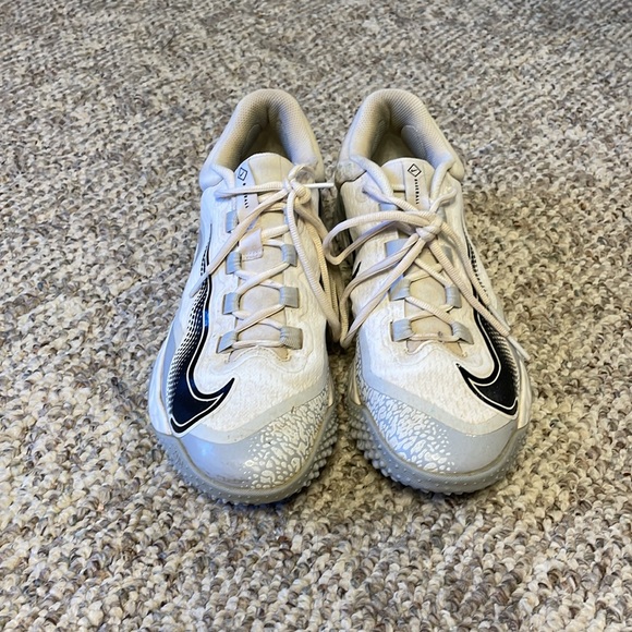 Nike Alpha Huarache Elite Men’s turfs size 9. Great condition used condition. - Picture 2 of 6